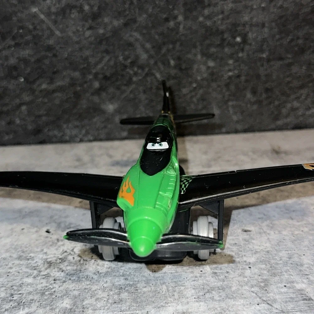 Disney Pixar Planes Pull & Fly Buddies RIPSLINGER & El Chupacabra